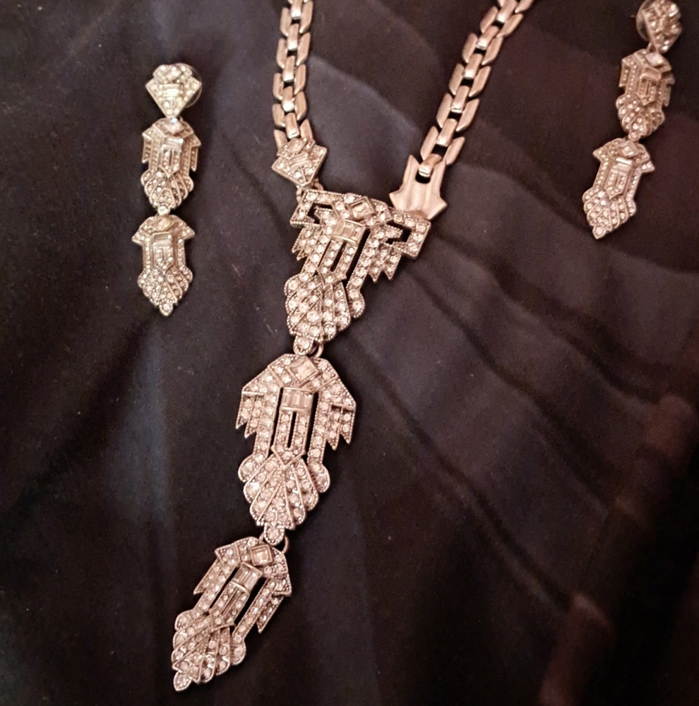 Casablanca Vintage adjustable rhinestone necklace and earrings